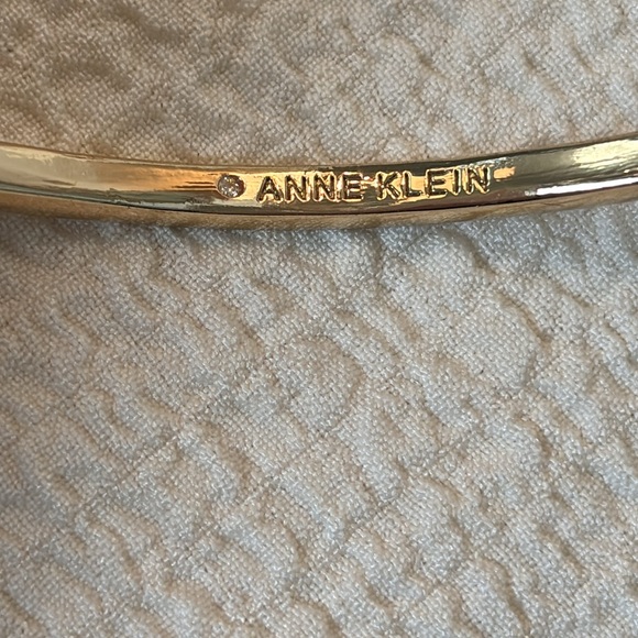 NWOT Set of Anne Klein Bangle Bracelets - Picture 4 of 7